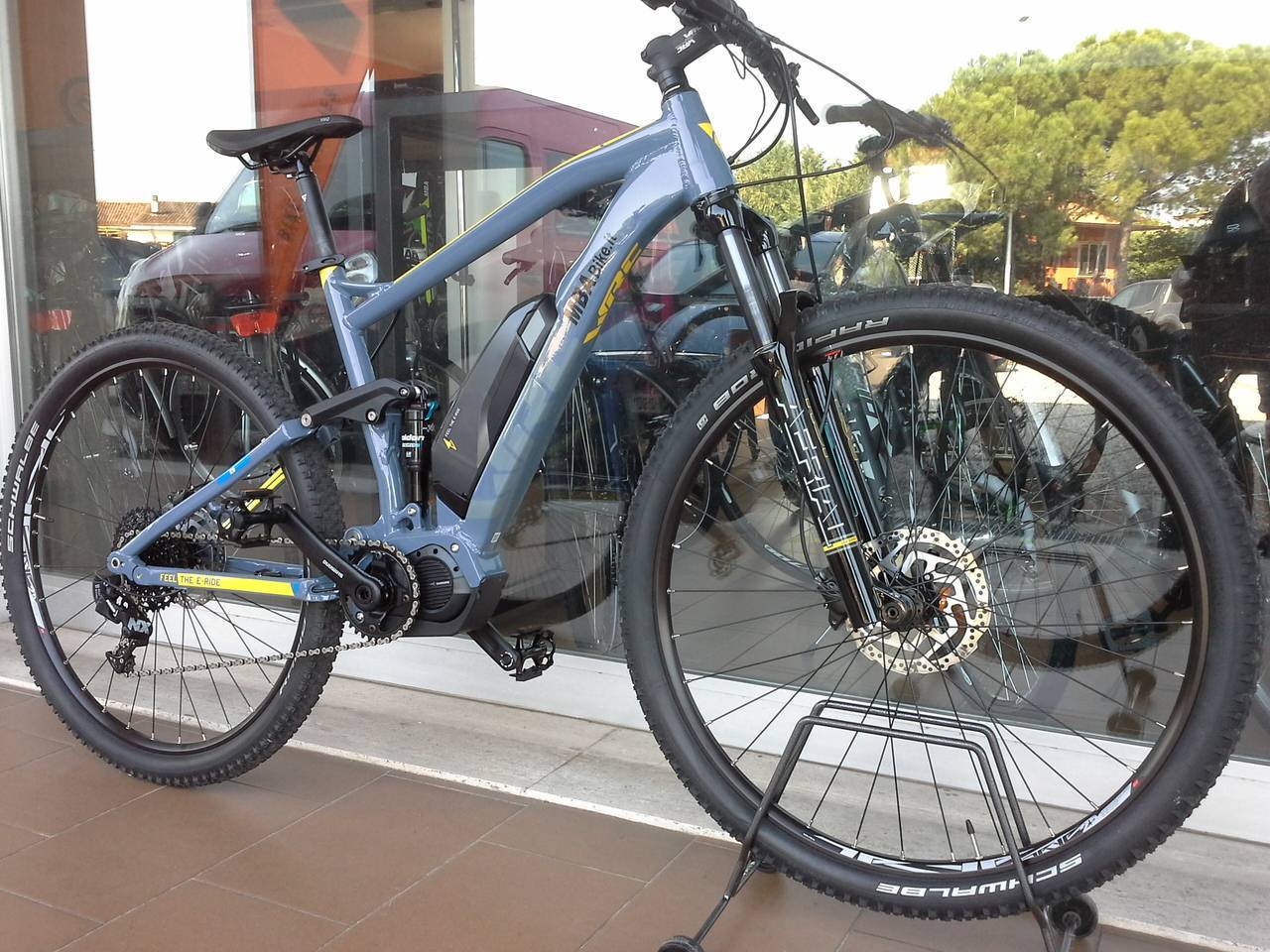 Shimano: WRC E8 29\